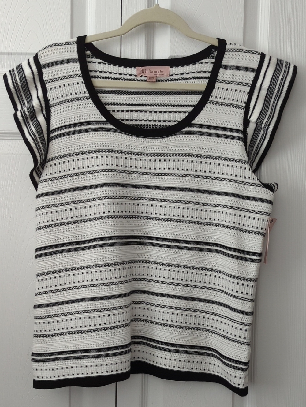 NWT! ~PHILOSOPHY~ BEAUTIFUL BLACK & WHITE RUFFLED SLEEVE SWEATER-XL